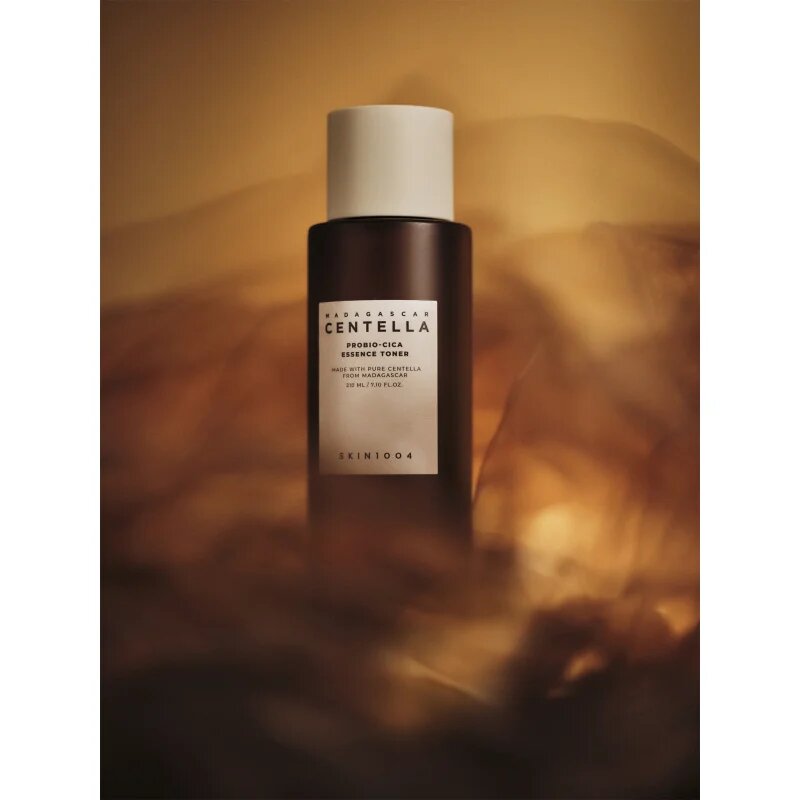 SKIN1004 Madagascar Centella Probio-Cica Essence Toner nyugtató tonikum hidratáló hatással 210 ml