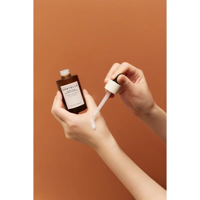 SKIN1004 Madagascar Centella Probio-Cica Intensive Ampoule nyugtató szérum a bőrréteg megújítására 50 ml