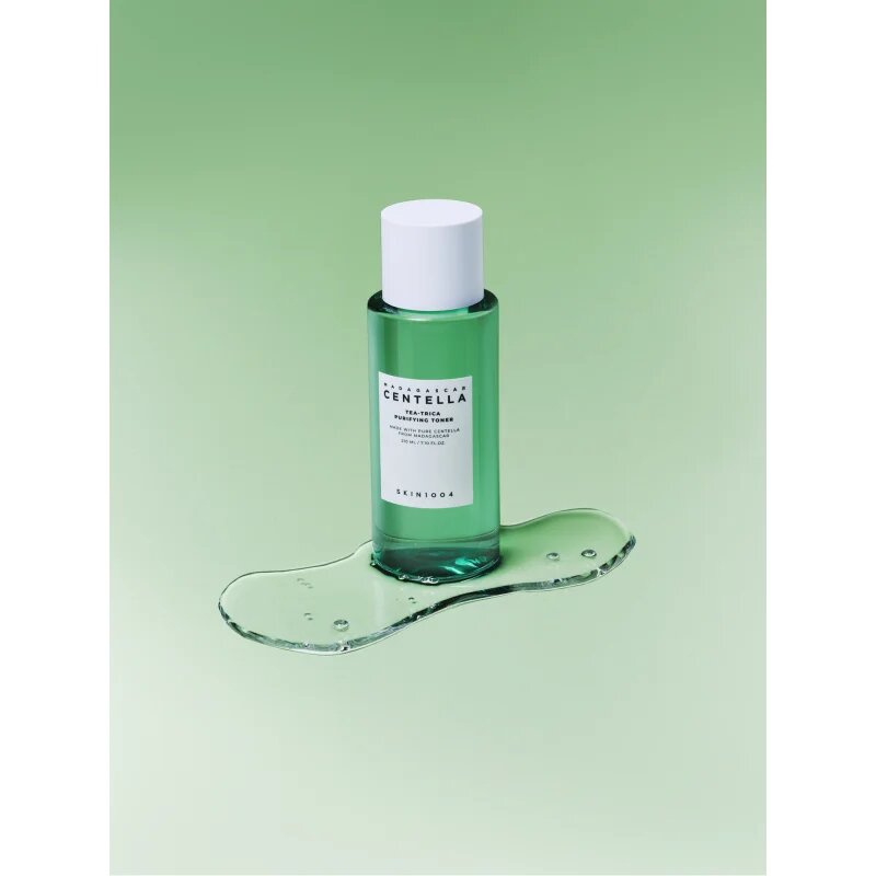 SKIN1004 Madagascar Centella Tea-Trica Purifying Toner mélyen tisztító tonikum a bőr kisimításáért és a pórusok minimalizásáért 210 ml