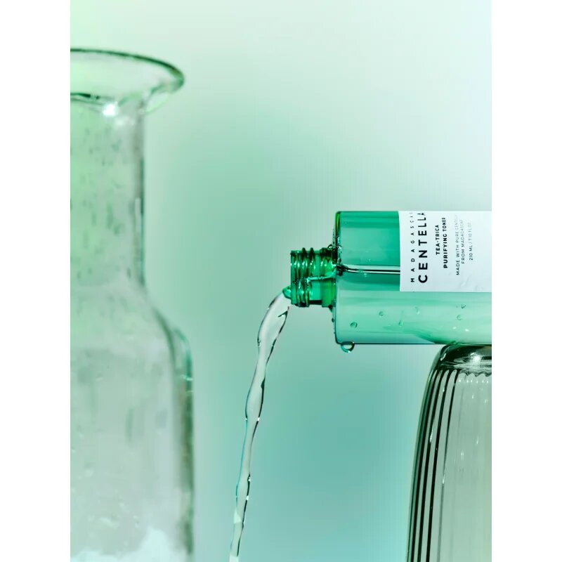 SKIN1004 Madagascar Centella Tea-Trica Purifying Toner mélyen tisztító tonikum a bőr kisimításáért és a pórusok minimalizásáért 210 ml