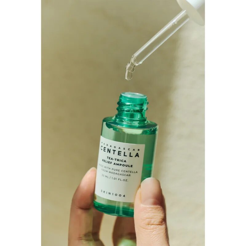SKIN1004 Madagascar Centella Tea-Trica Relief Ampoule nyugtató arcszérum problémás és pattanásos bőrre 30 ml