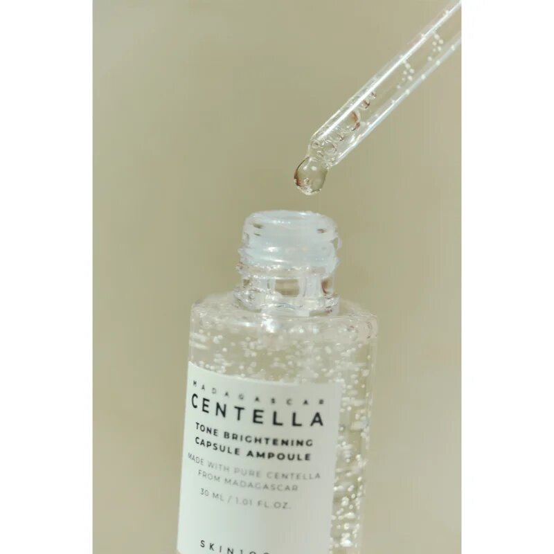SKIN1004 Madagascar Centella Tone Brightening Capsule Ampoule hidratáló szérum az élénk és kisimított arcbőrért 30 ml