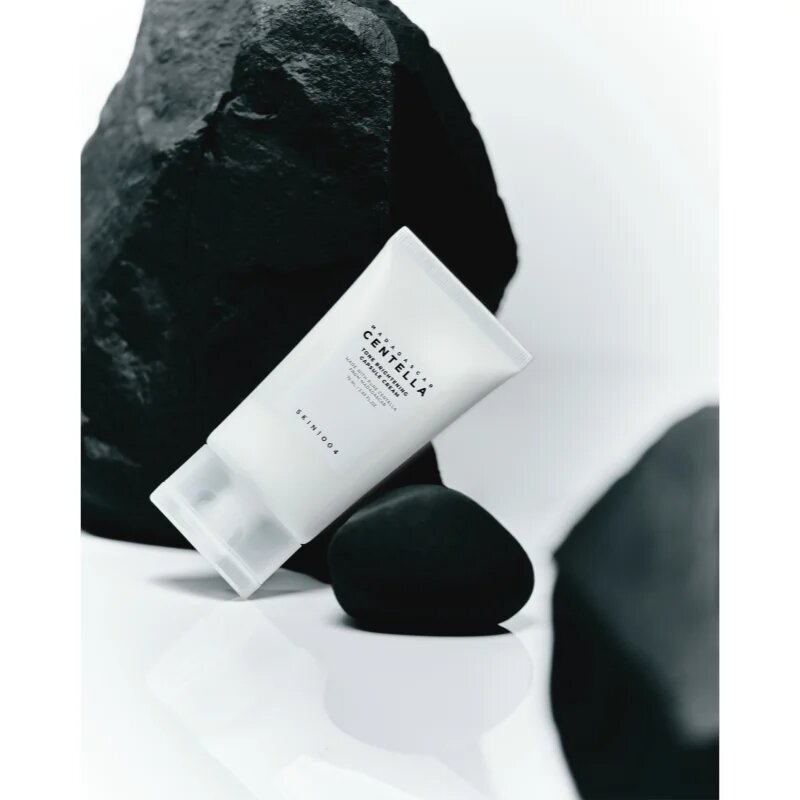SKIN1004 Madagascar Centella Tone Brightening Capsule Cream revitalizáló és élénkitő krém nyugtató hatással 75 ml