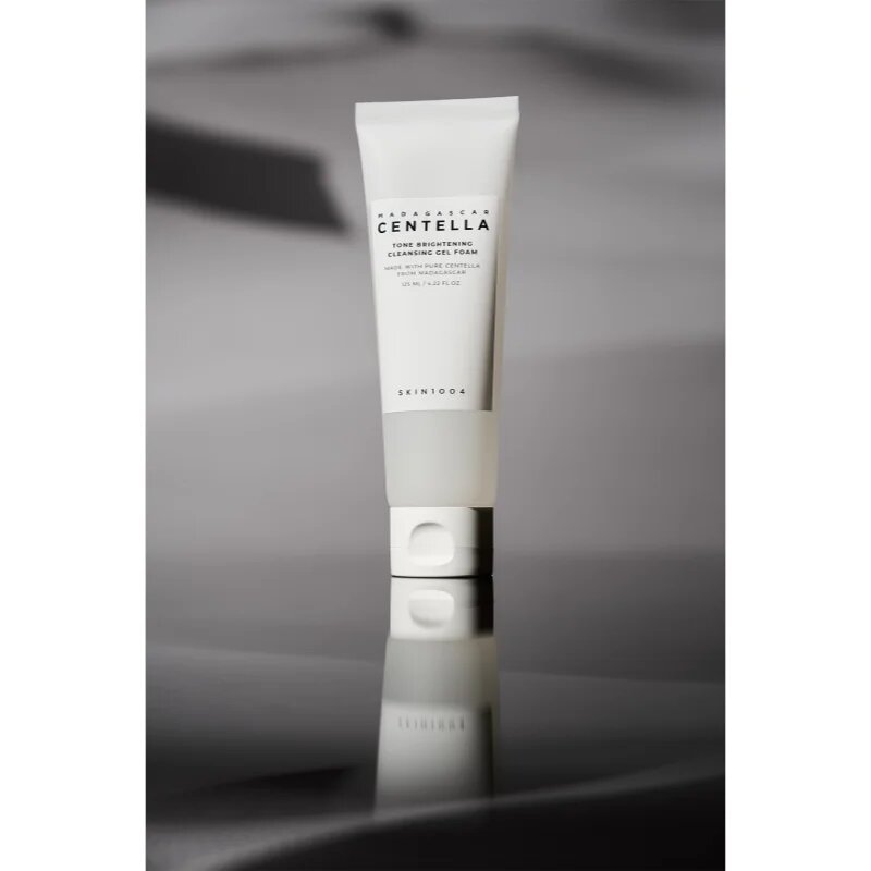 SKIN1004 Madagascar Centella Tone Brightening Cleansing Gel Foam habos tisztító gél élénk és hidratált bőr 125 ml