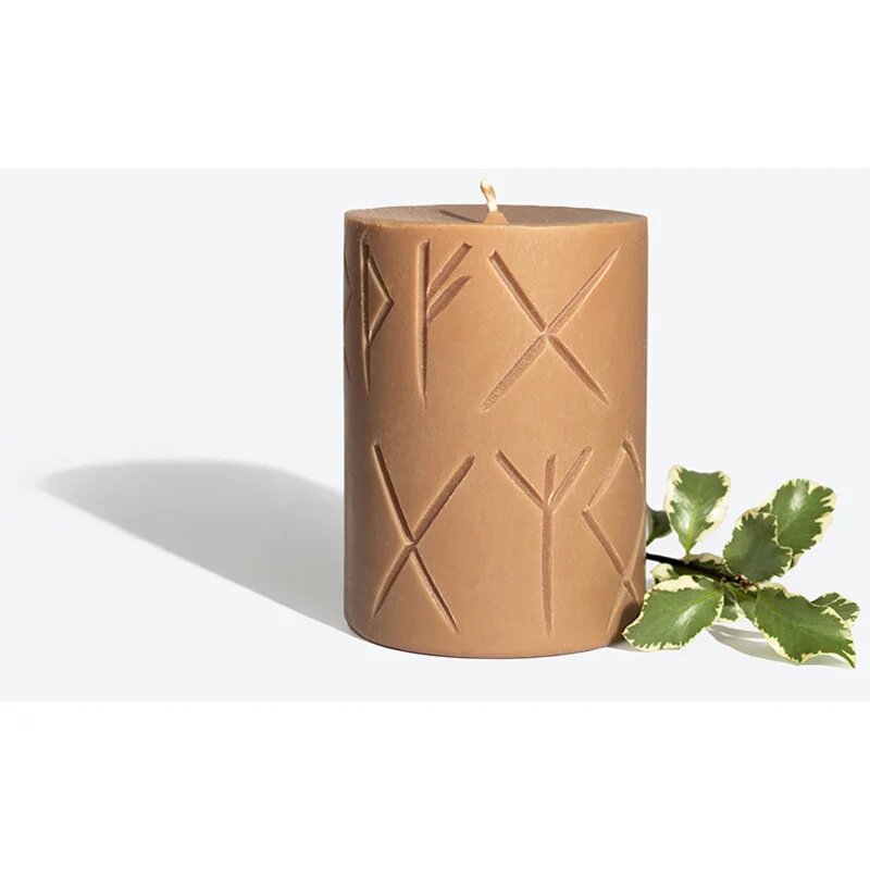 Smells Like Spells Rune Candle Frigga illatgyertya (home/partnership) 300 g