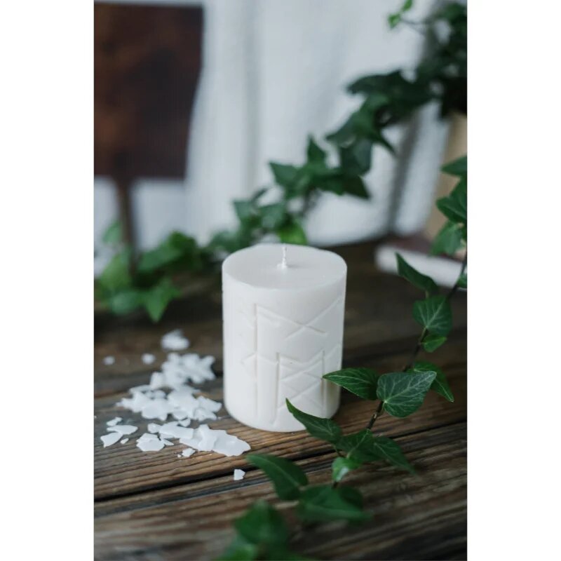 Smells Like Spells Rune Candle Norns illatgyertya (luck/success) 300 g