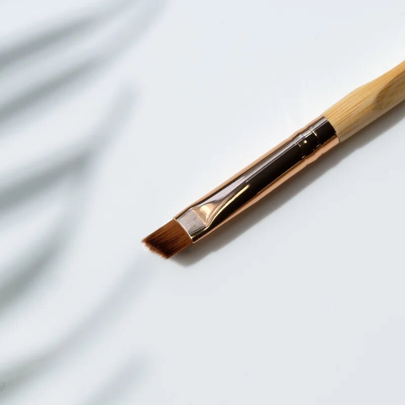 So Eco Angled Eyeliner Brush ferde szemkihúzó ecset 1 db
