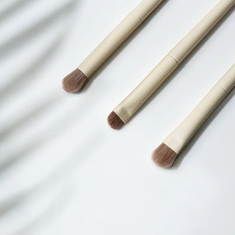 So Eco Eye Crease ecsetszett a szem sminkeléséhez