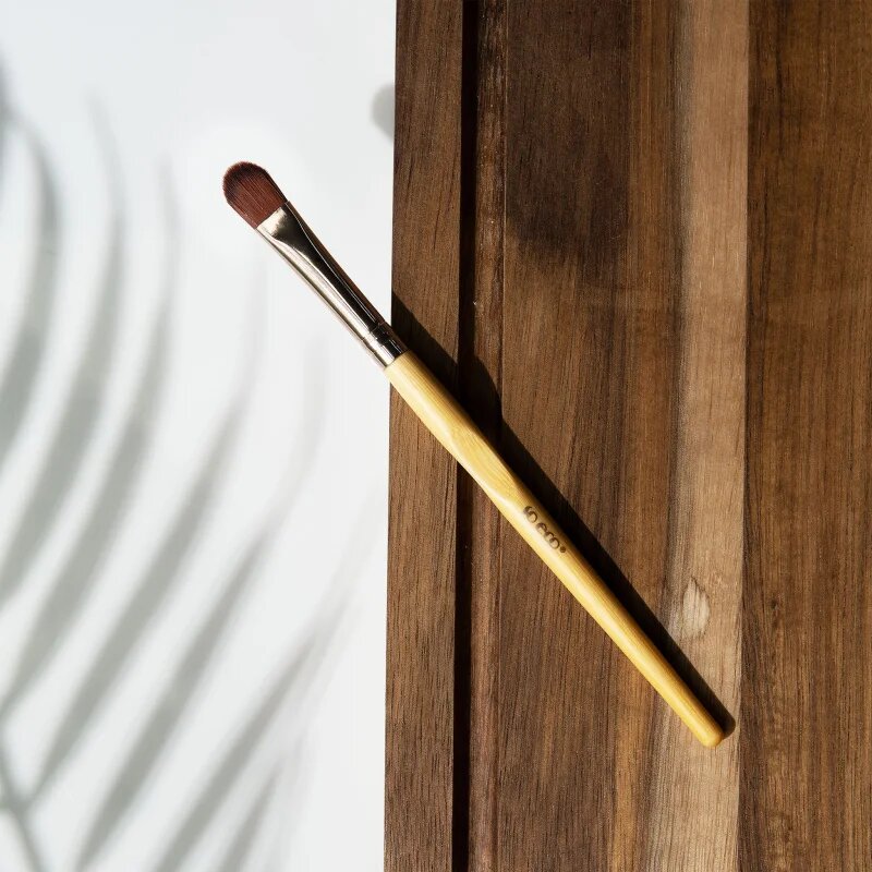 So Eco Eye Shading Brush ecset az alap szemhéjfestékekre 1 db
