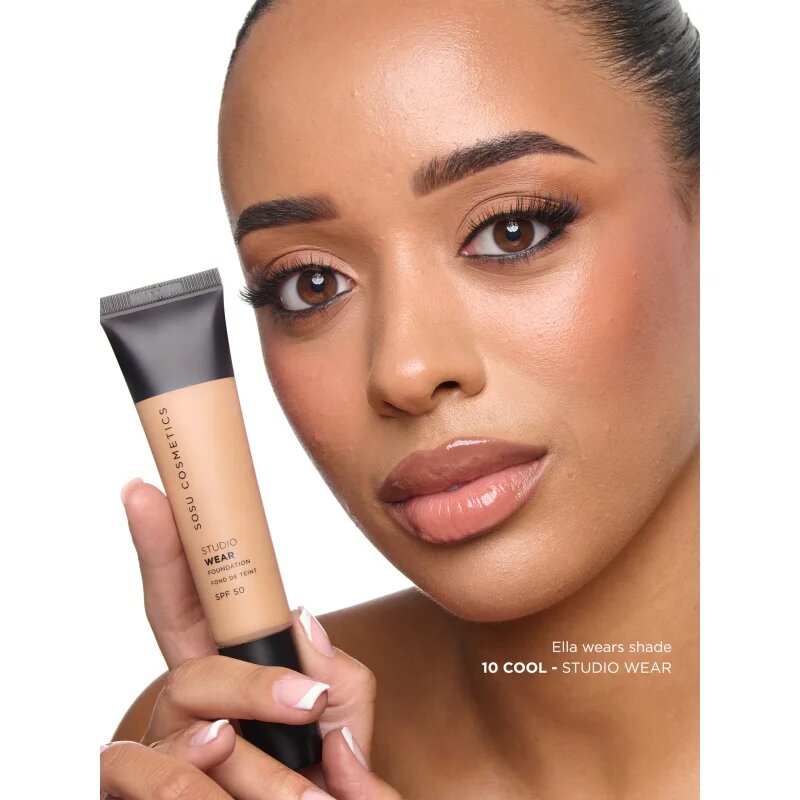 SOSU Cosmetics Studio Wear fedő hatású alapozó SPF 50 árnyalat 10 C 32 ml
