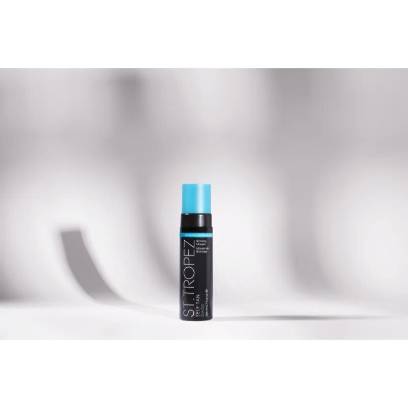 St.Tropez Self Tan Dark önbarnító hab az intenzív barnulásért 200 ml