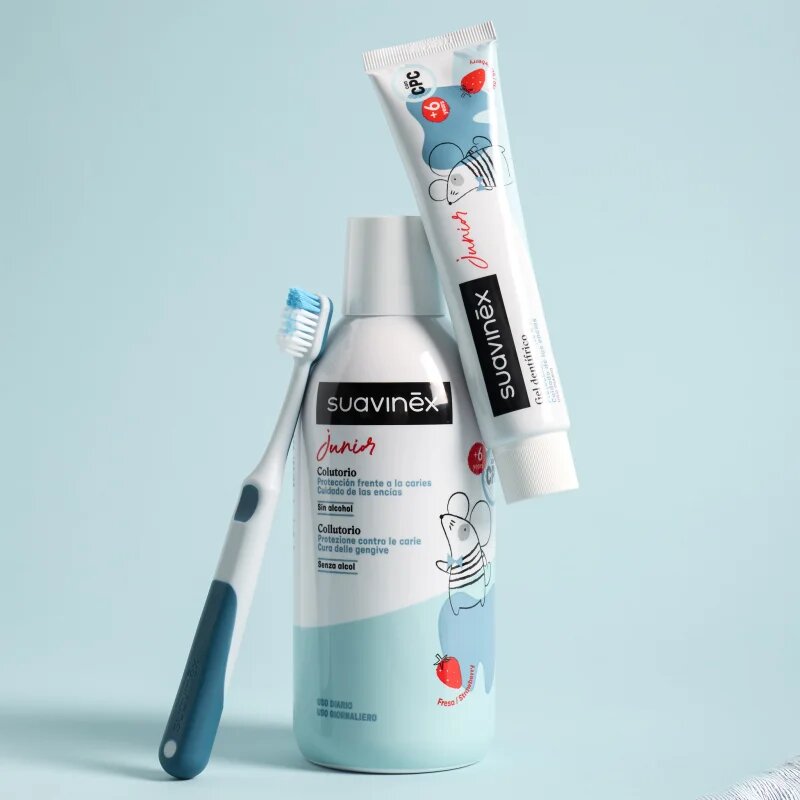 Suavinex Junior 6 y+ szájvíz gyermekeknek íz Strawberry 500 ml