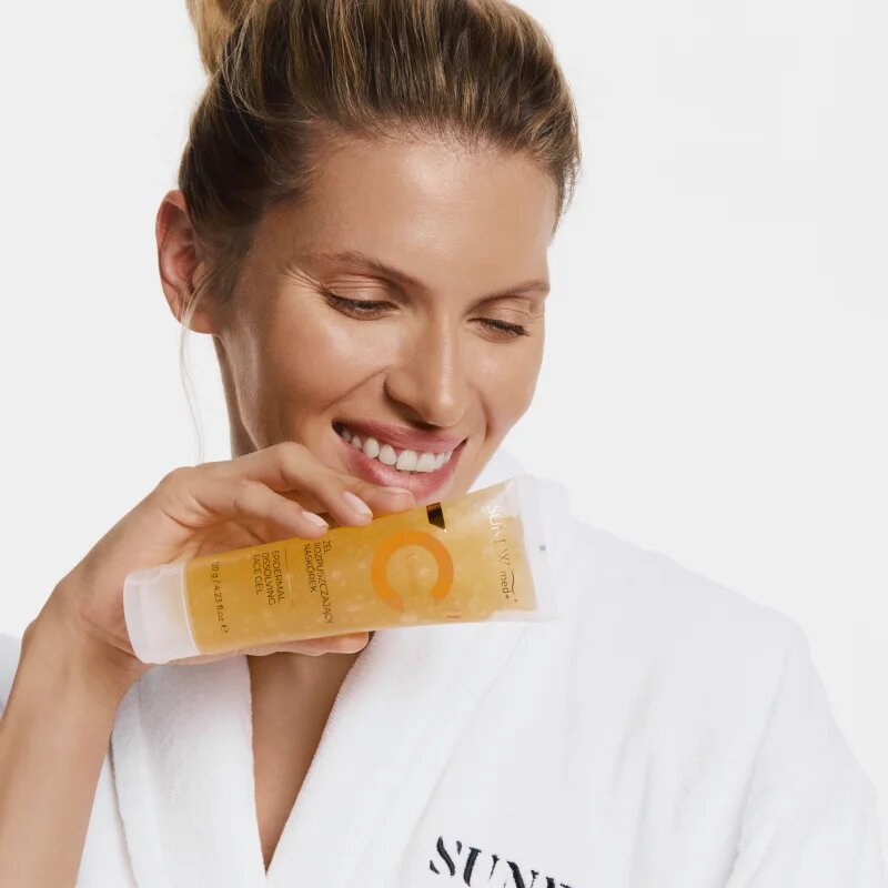 SUNEWMED+ Exfoliating Face Gel tisztító gél elhalt bőr eltávolításához 120 g
