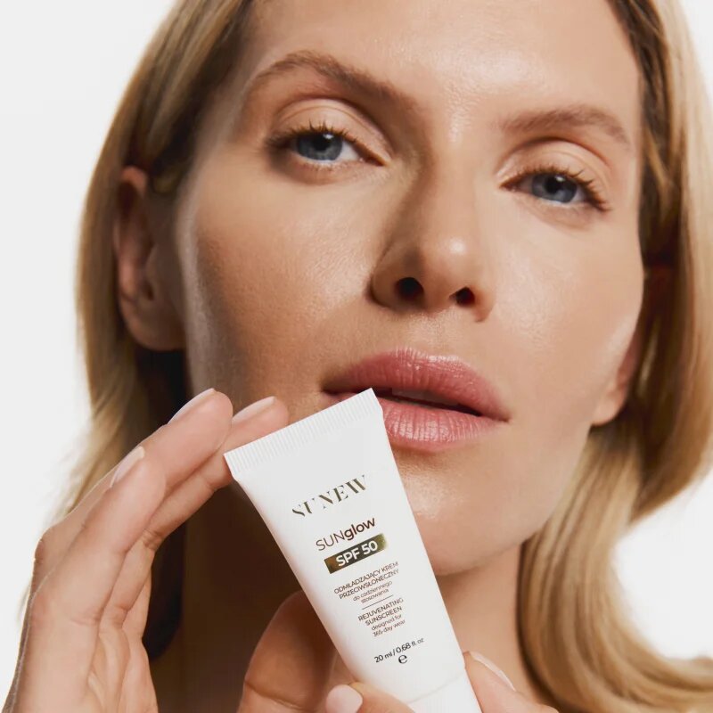 SUNEWMED+ SUNglow Anti-Aging Face Sunscreen SPF 50 napozó krém fiatalító hatással SPF 50 20 ml