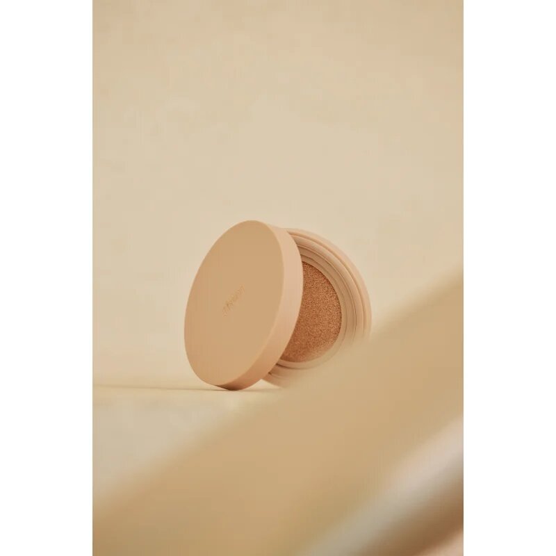 thim Luminous Skin Cushion tartós alapozó sminkszivaccsal élénk és hidratált bőr árnyalat 25 Tan 15 g