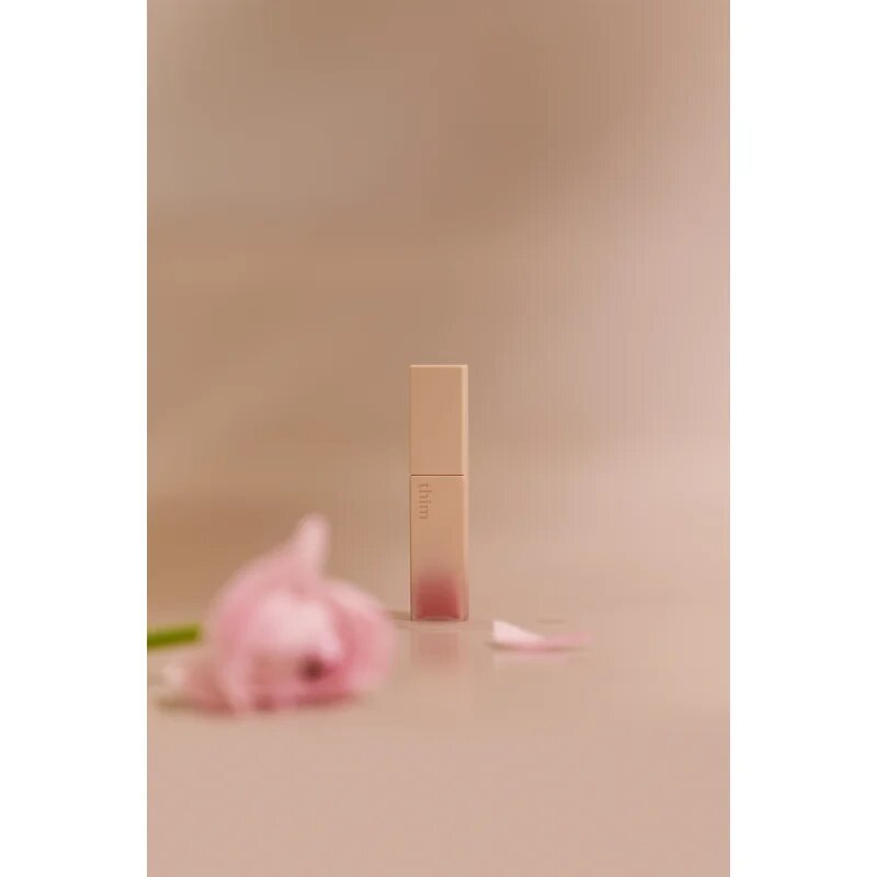thim Satin Lip Glaze tartós ajakfény hidratáló hatással árnyalat 04 Blushed 6 g