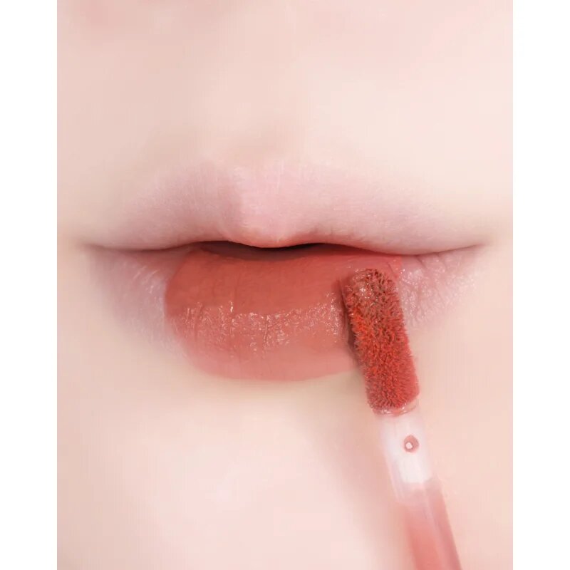 thim Sheer Matte Liquid Lip matt folyékony állagú ajakrúzs árnyalat 01 Cozy Beige 4 g