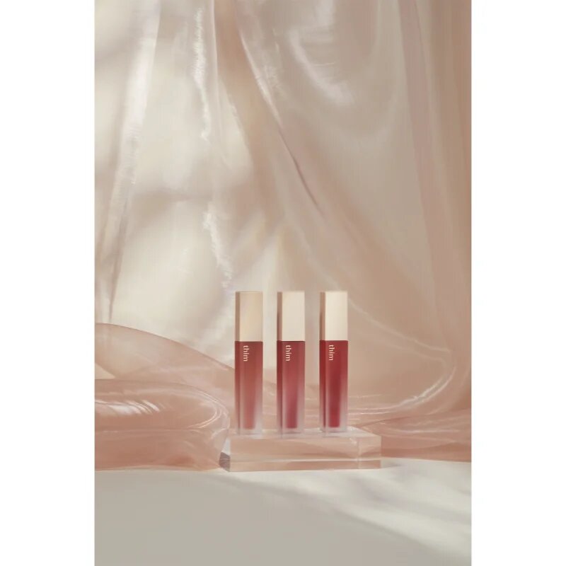 thim Sheer Matte Liquid Lip matt folyékony állagú ajakrúzs árnyalat 01 Cozy Beige 4 g