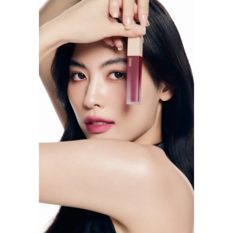thim Sheer Matte Liquid Lip matt folyékony állagú ajakrúzs árnyalat 05 Deep Berry 4 g