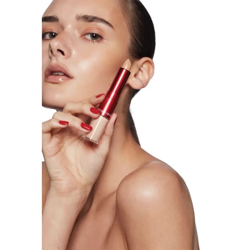 TIRTIR Glide & Hide Blurring Concealer krémes korrektor az élénk és kisimított arcbőrért árnyalat 2 C 8 g
