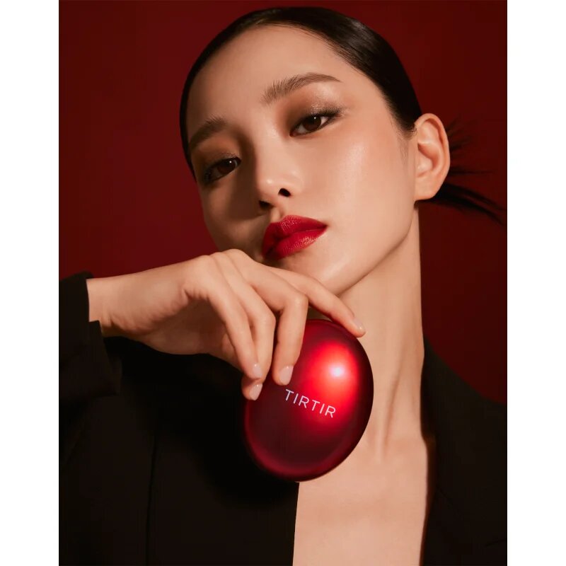 TIRTIR Mask Fit Red Cushion tartós alapozó sminkszivaccsal árnyalat 17C Porcelain 18 g