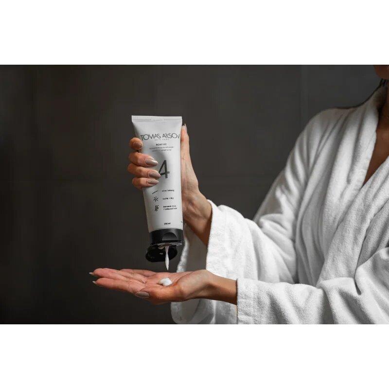 Tomas Arsov Bonfire Leave On Conditioner öblítés nélküli tápláló kondicionáló finom és sérült hajra 250 ml
