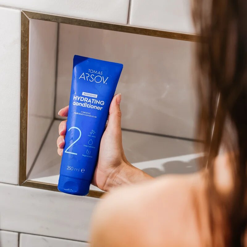 Tomas Arsov Hydrating Conditioner hidratáló kondicionáló száraz és sérült hajra 250 ml