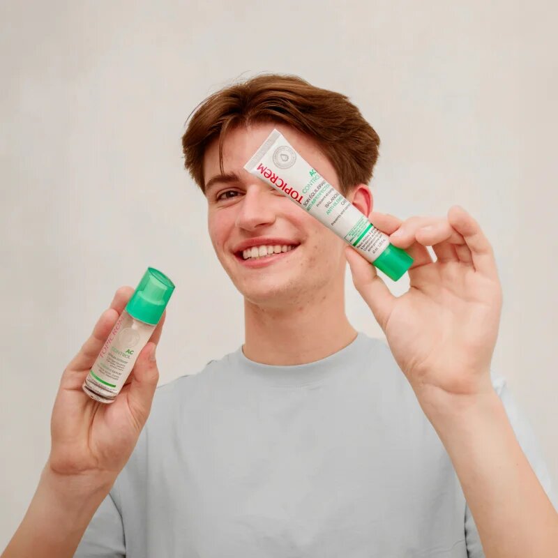 Topicrem AC Active Care aktív ápolás az aknéra hajlamos érzékeny bőrre 40 ml