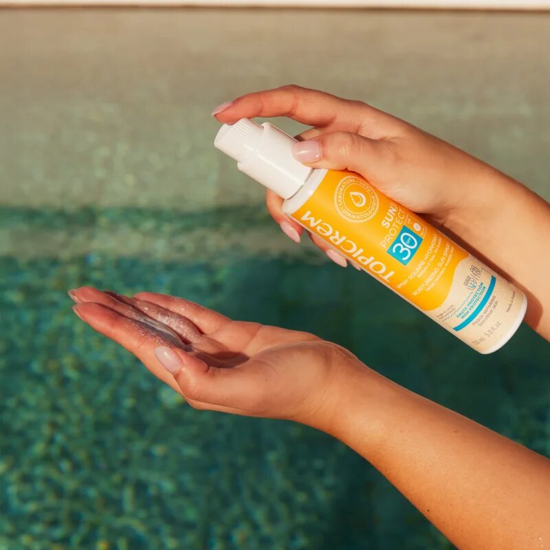 Topicrem Sun Protect Moisturizing Sun Spray védő spray hidratáló hatással SPF 30 150 ml