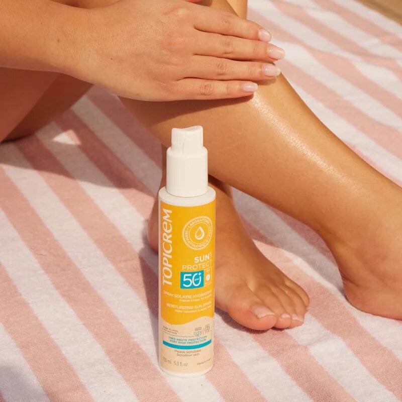 Topicrem Sun Protect Moisturizing Sun Spray védő spray hidratáló hatással SPF 50+ 150 ml