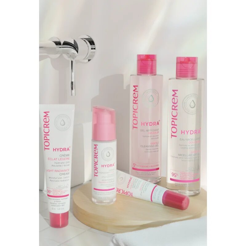 Topicrem UH FACE Gentle Micellar Water finoman tisztító micellás víz az érzékeny arcbőrre és szemekre 200 ml