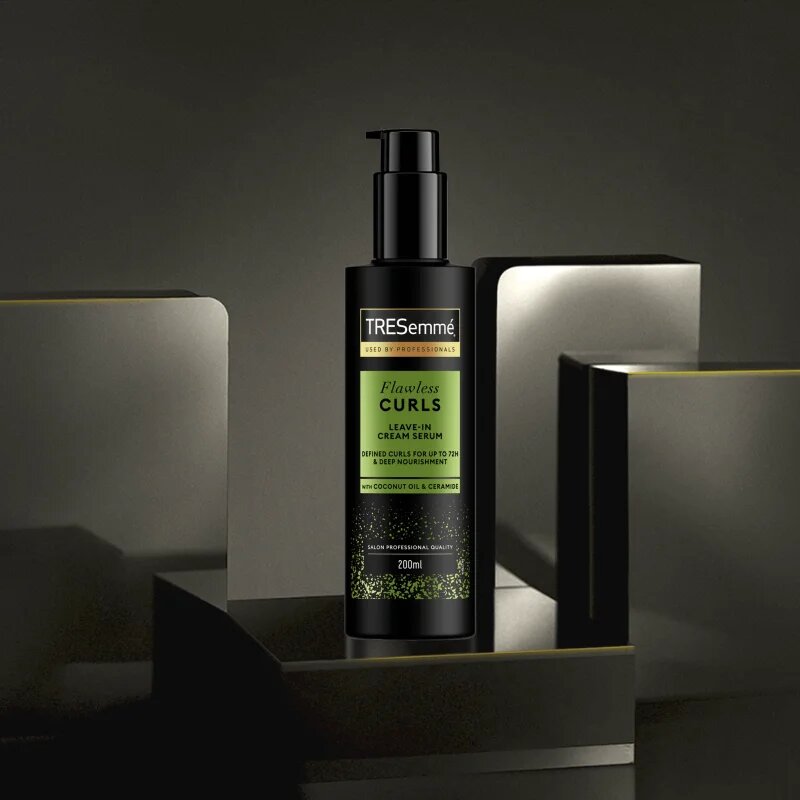TRESemmé Flawless Curls Leave-in Serum szérum a hajra töredezés ellen 200 ml