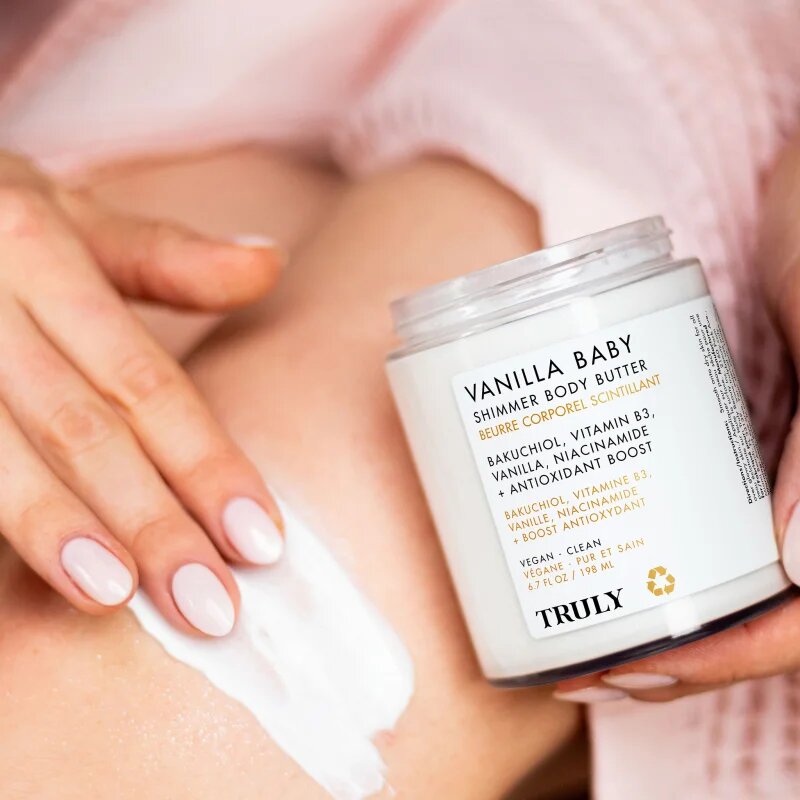 Truly Vanilla Baby intenzív hidratáló testvaj gyöngyházfényű 198 ml