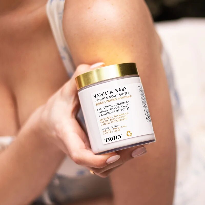 Truly Vanilla Baby intenzív hidratáló testvaj gyöngyházfényű 198 ml