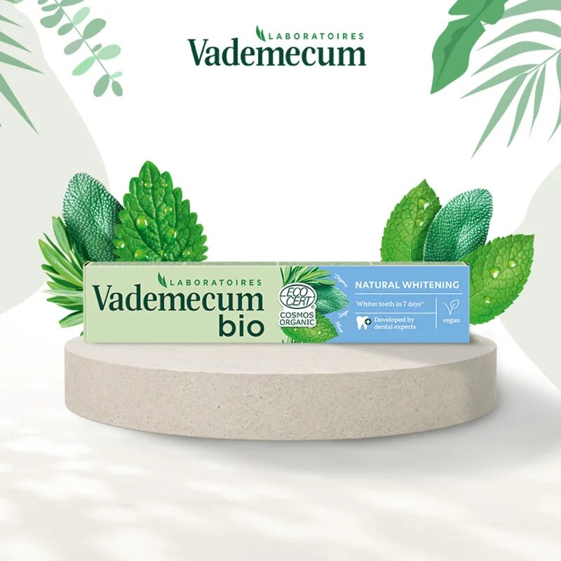 Vademecum BIO Natural Whitening fogkrém gyógynövényekkel fehérítő hatással 75 ml