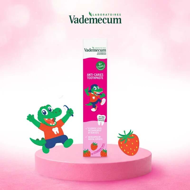 Vademecum Junior Fresh Strawberry fogkrém gyermekeknek 6+ év 75 ml