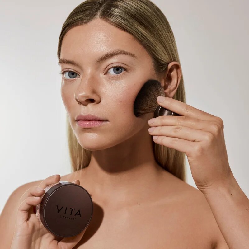 Vita Liberata Trystal™ Minerals bronzosító önbarnító hatással árnyalat Sun Light 6 g