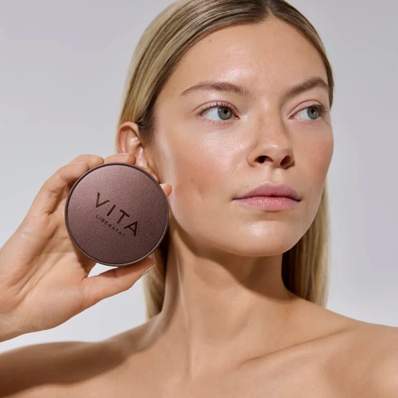 Vita Liberata Trystal™ Minerals bronzosító önbarnító hatással árnyalat Sun Light 6 g