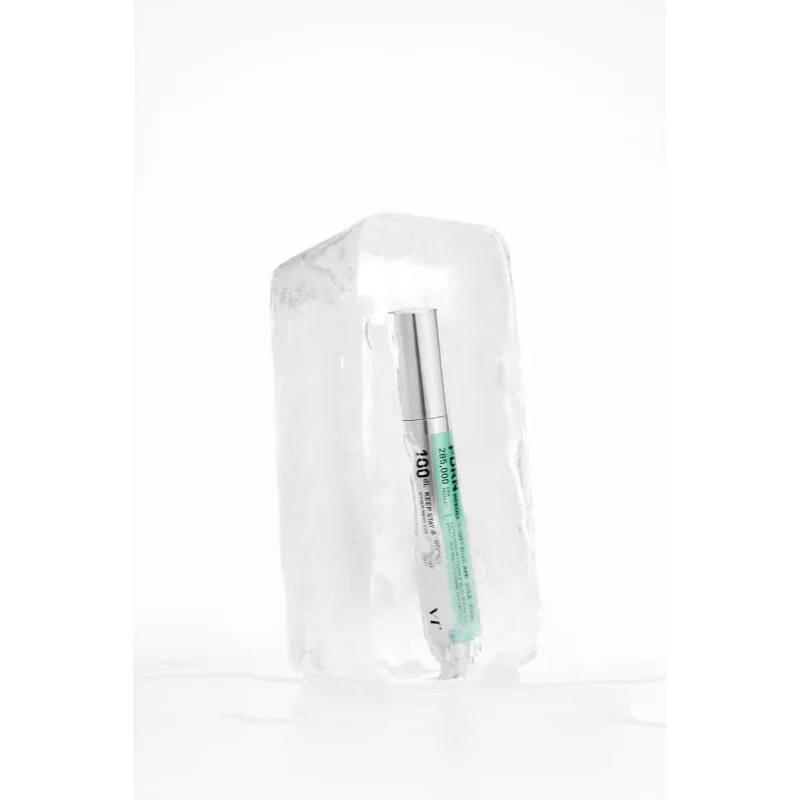 VT Cosmetics PDRN Reedle Shot Hair Ampoule 100 szérum a fejbőrre a haj növekedéséért és megerősítéséért a hajtövektől kezdve 15 ml