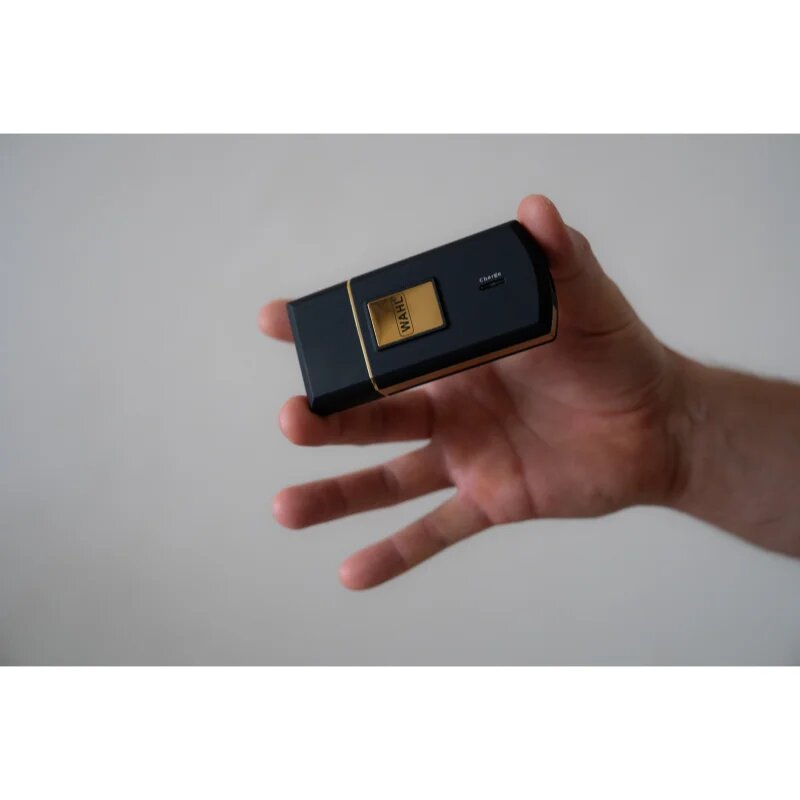 Wahl Travel Shaver Gold Edition utazó borotva készlet szakállra 1 db