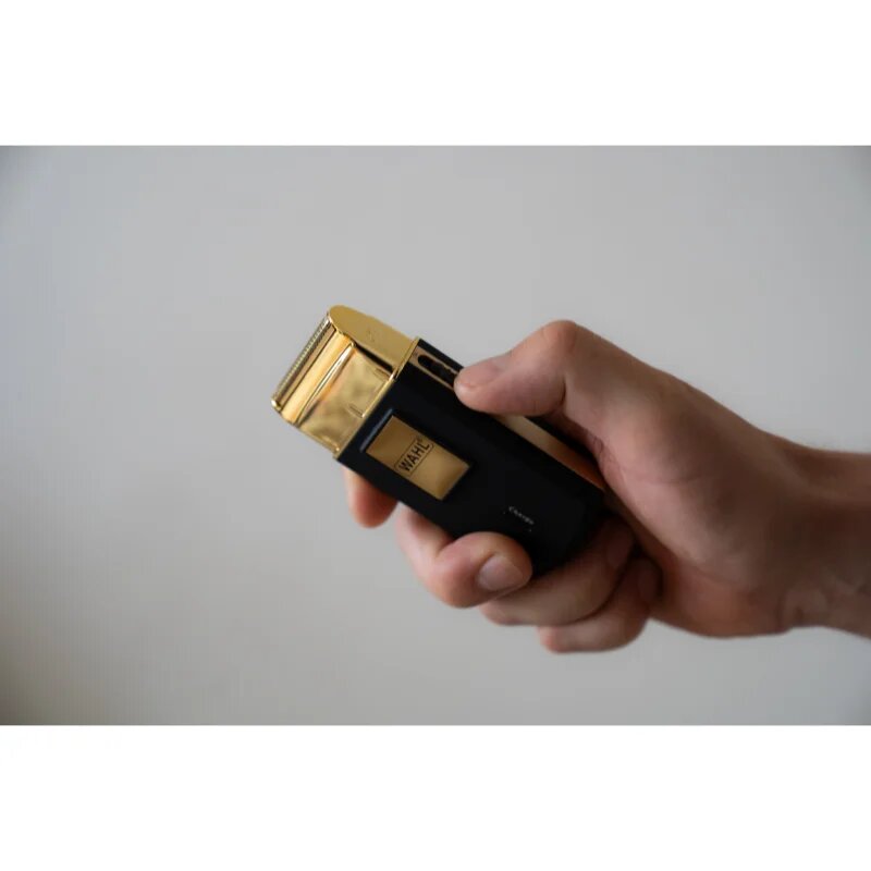 Wahl Travel Shaver Gold Edition utazó borotva készlet szakállra 1 db