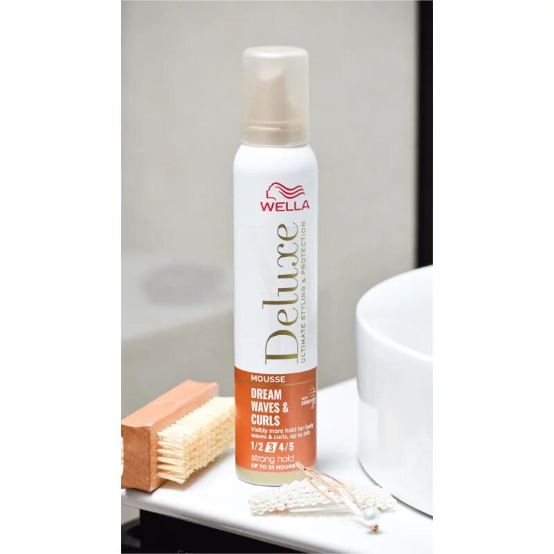 Wella Deluxe Dream Waves & Curls fixáló hab a hullámos és göndör hajra 200 ml