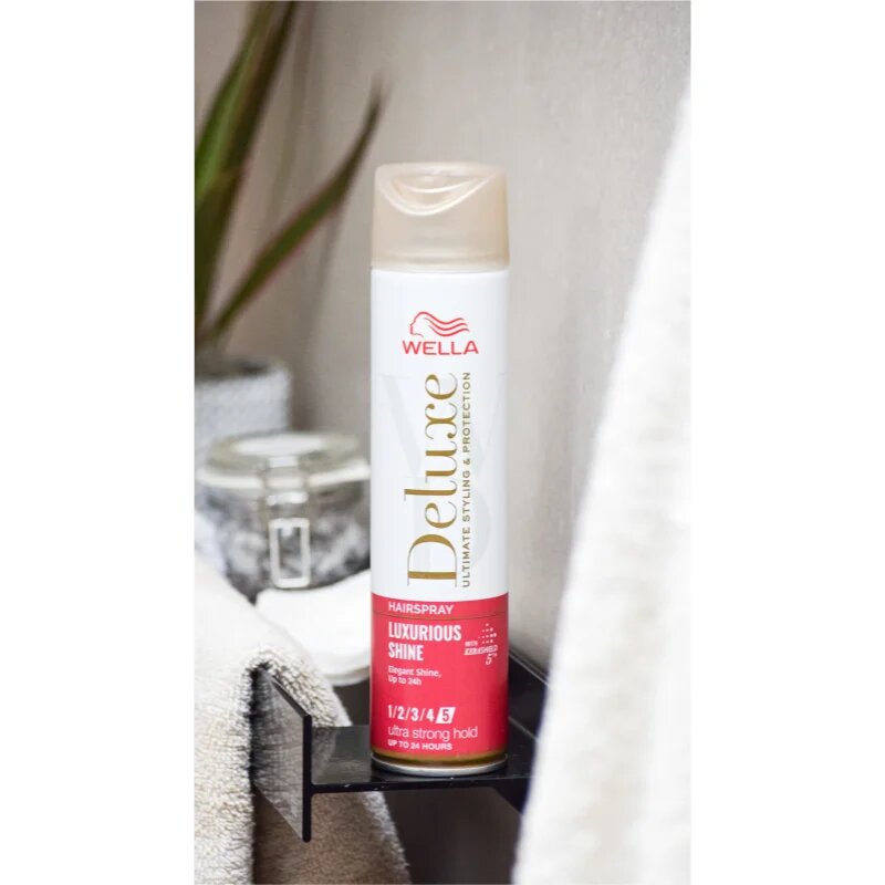 Wella Deluxe Luxurious Shine hajlakk a magas fényért 250 ml