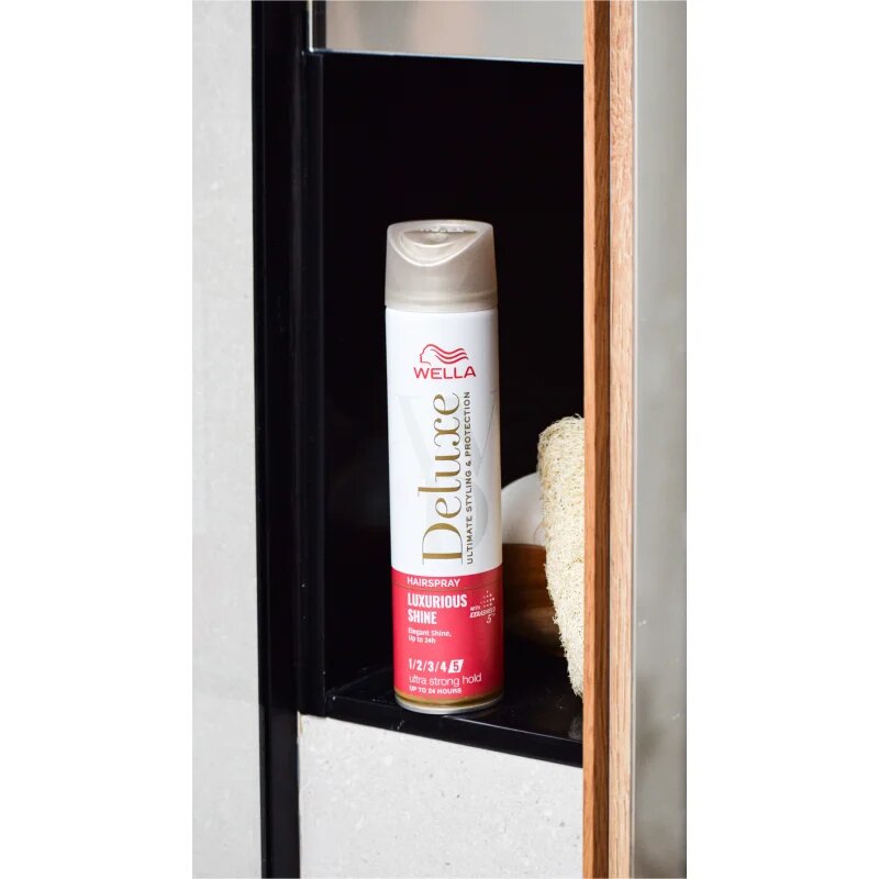 Wella Deluxe Luxurious Shine hajlakk a magas fényért 250 ml