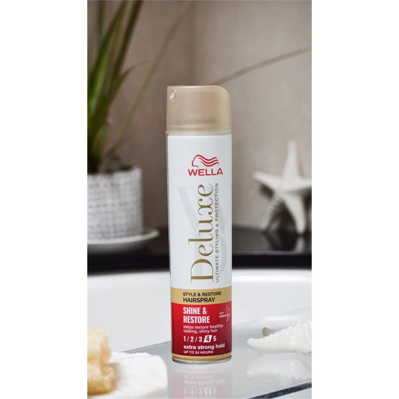 Wella Deluxe Shine & Restore hajlakk erős fixálással dús hatásért 250 ml