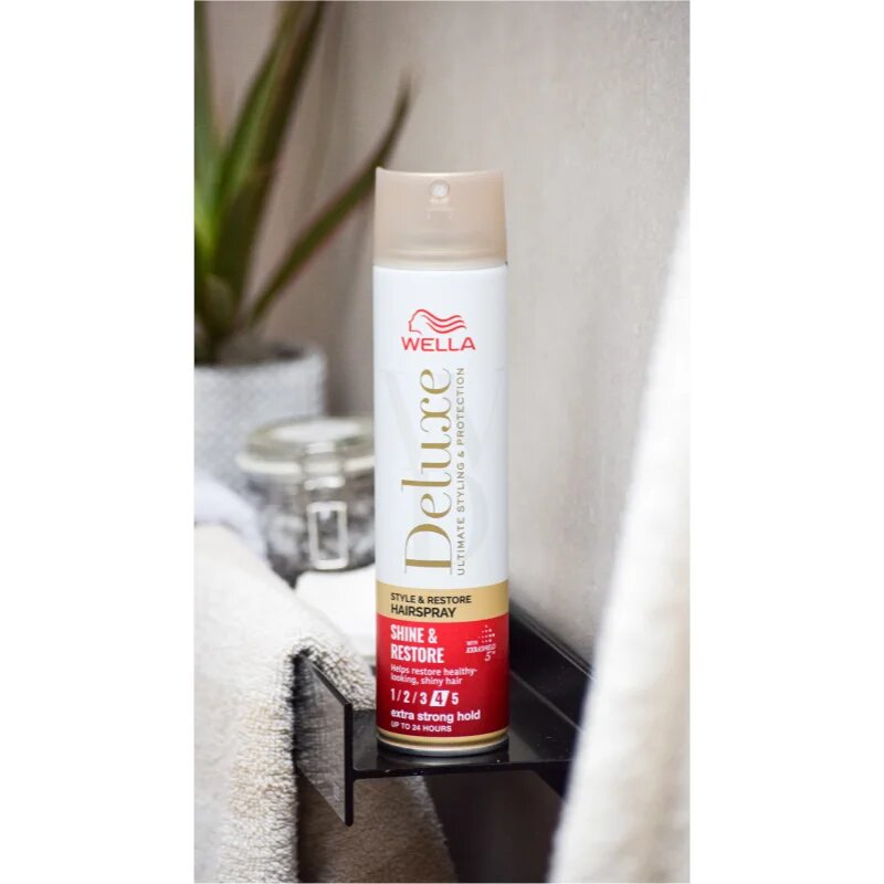 Wella Deluxe Shine & Restore hajlakk erős fixálással dús hatásért 250 ml