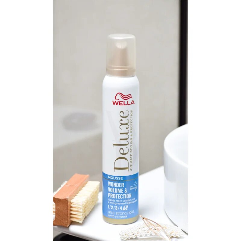 Wella Deluxe Wonder Volume & Protection fixáló hab a hajtérfogat növelésére 200 ml