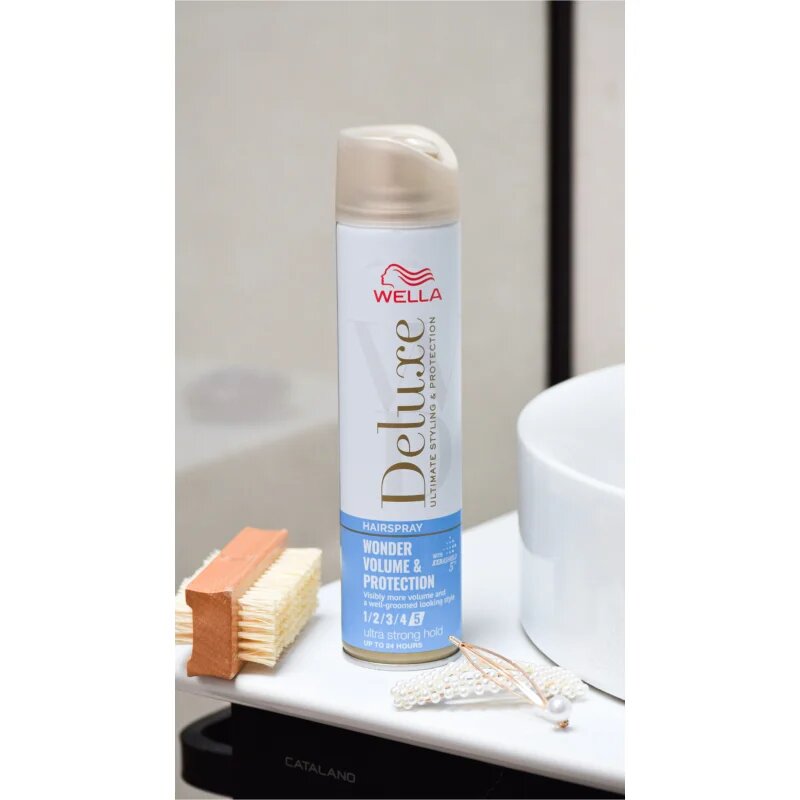 Wella Deluxe Wonder Volume & Protection Hajlakk az extra erős tartásért dús és fényes hajért 250 ml