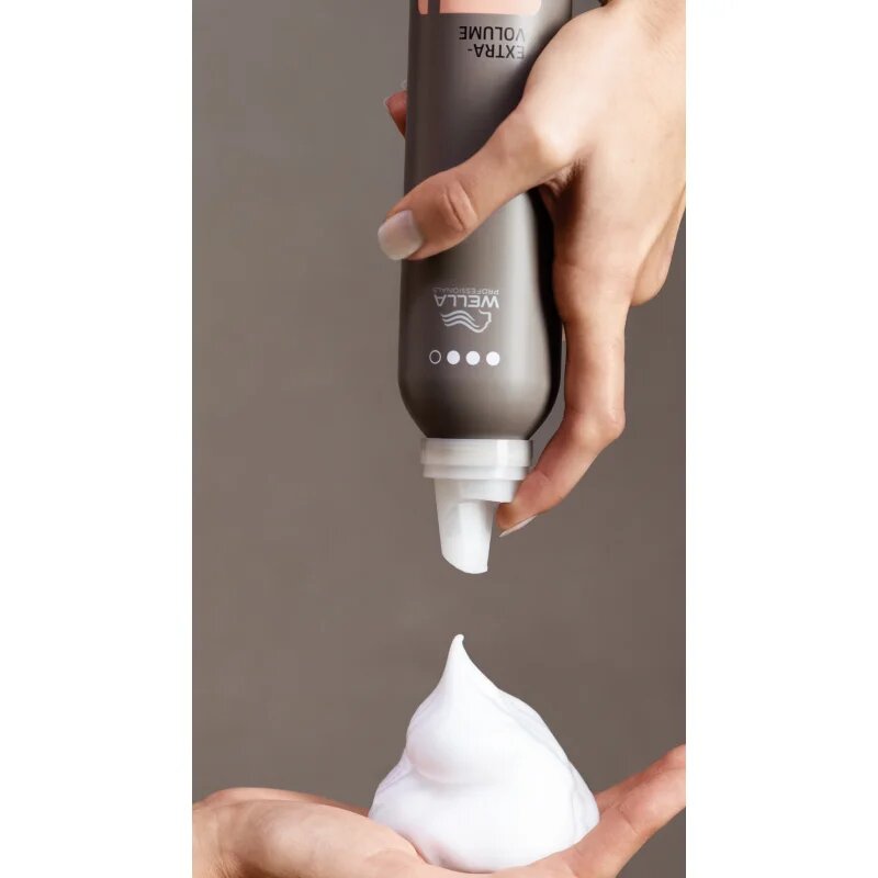 Wella Professionals Eimi Extra Volume fixáló hab extra mennyiségéert 500 ml