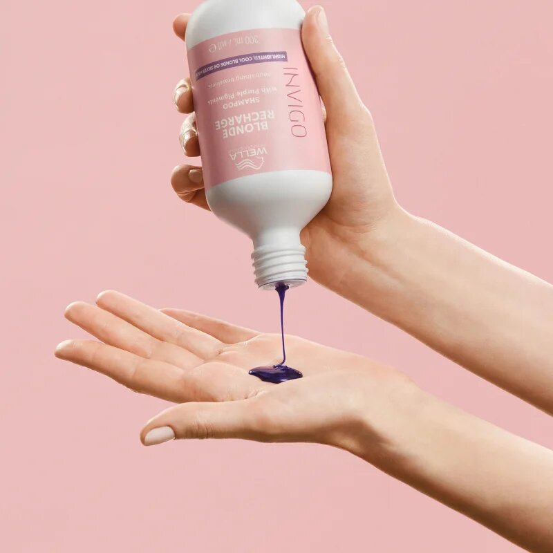 Wella Professionals Invigo Blonde Recharge sampon szőke hajra semlegesíti a sárgás tónusokat 300 ml